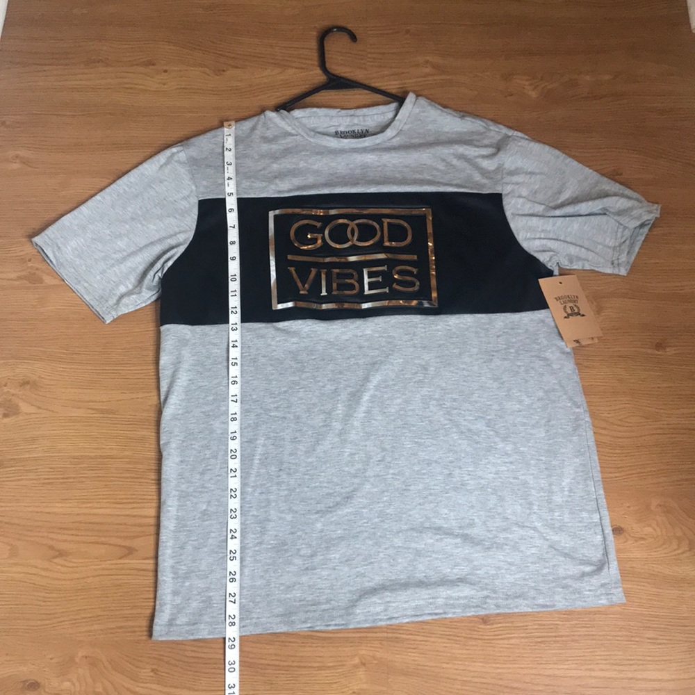 Gray Black & Silver Good Vibes Graphic Tee Size L - Picture 3 of 4